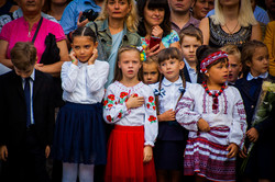 Одесские первоклассники отправились на свой первый урок (ФОТО)
