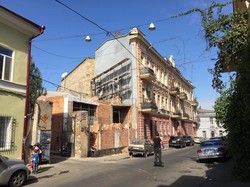 Застройщик Дома-стены в Одессе сдаваться не намерен (ФОТО)