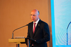 Гройсман запустил в Одессе конференцию по налаживанию транспортных связей между Азией и Европой