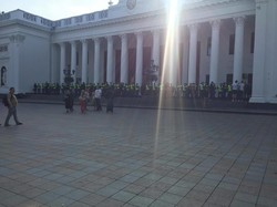Одесская мэрия оцеплена силовиками (ФОТО)