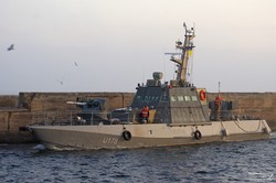 Пополнение ВМС Украины: в Одессу прибыли два новеньких бронекатера (ФОТО)