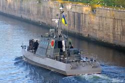 Пополнение ВМС Украины: в Одессу прибыли два новеньких бронекатера (ФОТО)
