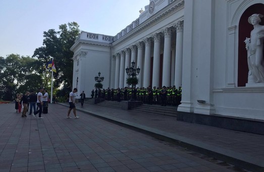 В Одессе снова заседает горсовет (прямая трансляция)