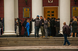 Вместо попыток штурма одесской мэрии активистам предложили трансляцию на экране (ФОТО)