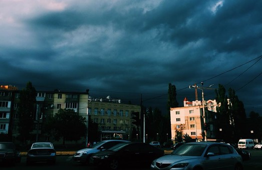 Непогода уже пришла в Одессу: коммунальные службы переведены в режим чрезвычайной ситуации