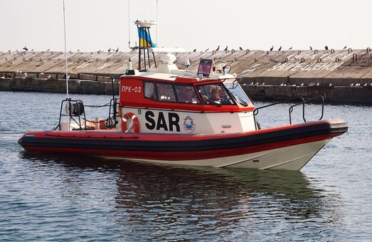 Одесские спасатели спасли жизнь рыбаку на Дунае