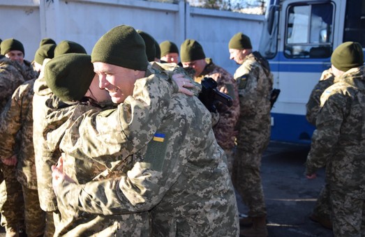 Авиаторы воздушного командования вернулись в Одессу после выполнения боевых операций