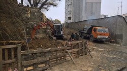 В Одессе взялись за ремонт подпорной стены в Ломаном переулке (ФОТО)