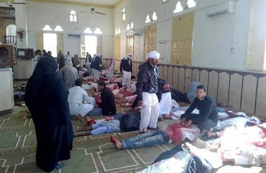 Исламские террористы убили в египетской мечети более 180 человек