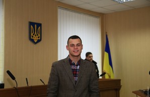 Третьего активиста, инициировавшего столкновения с полицией возле Летнего театра, отправили под домашний арест
