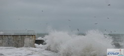 На берег Одессы обрушился сокрушительный шторм (ФОТО, ВИДЕО)