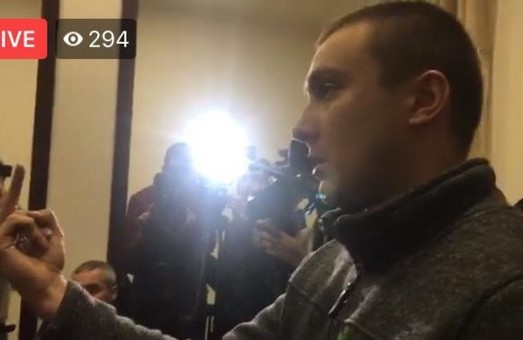 Требования отставки, "ганьба!" и средний палец Стерненко: как одесские активисты к прокурору области ходили