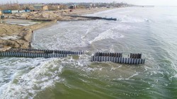 Шторм размывает строительство канала между Черным морем и Тилигульским лиманом (ФОТО)