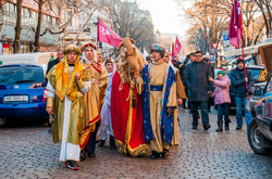 По центру Одессы прошло Рождественское шествие (ФОТО)