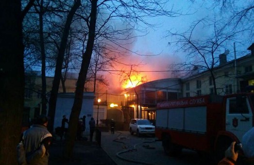 Перед Новым годом в Одессе  произошел крупный пожар
