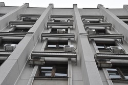 На фасаде здания Одесской ОГА зажглась патриотическая иллюминация