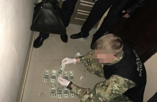 Заместитель военного комиссара под Одессой попробовал "отмазать" призывника за взятку