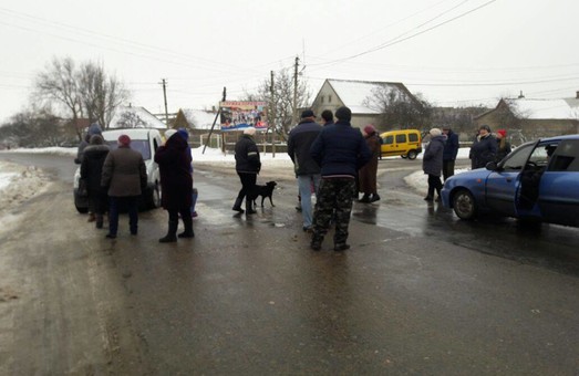 В селе под Одессой до сих пор нет света: жители бунтуют