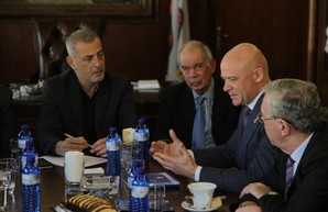 Что Труханов делает в Греции