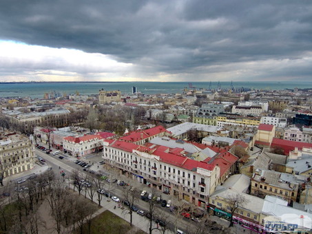 Средняя зарплата в Одессе оказалась меньше, чем по всей стране