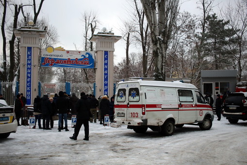 Захват одесского санатория: вооруженные люди не пускали начальника полиции (ФОТО, ВИДЕО)