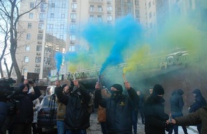 В годовщину оккупации украинских территорий активисты Одессы устроили акцию под консульством РФ