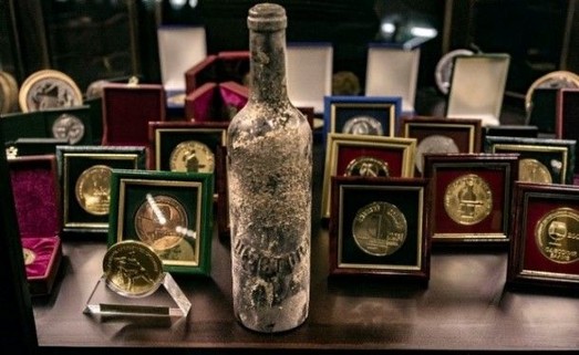 В Одессе нашли самую старую бутылку алкоголя в Украине