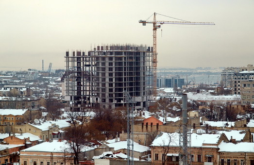 Объемы строительства в Одессе и области в начале года упали на 40%