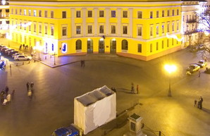 Самый знаменитый памятник Одессы сдуло ветром: его восстановят к юбилею установки (ФОТО)