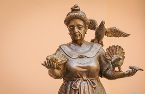 Гостей музея-квартиры Утесова встречает самая одесская бабушка