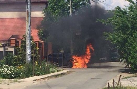 В Одессе сожгли автомобиль начальника региональной экоинспекции