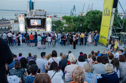 В Одессе на Потемкинской лестнице собрались тысячи любителей классической музыки (ФОТО)