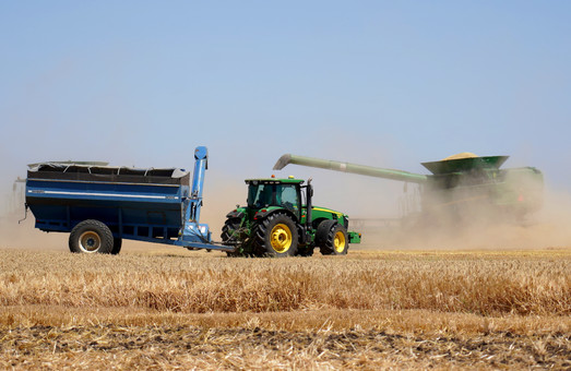В Одесской области уже собрали более 400 тысяч тонн зерна