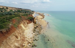 В Одесской области произошел крупный оползень на морском побережье (ФОТО)