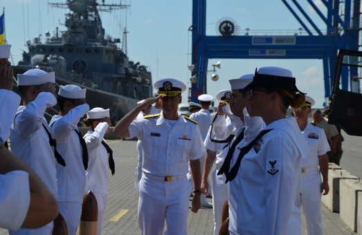 В Одессе американский адмирал похвалил украинский военный флот