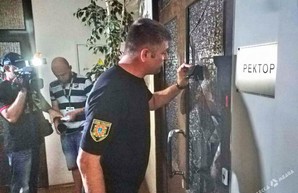 Нардеп из Комитета ВР по здравоохранению обеспечил выполнения приказа МОЗ о смене руководства ОНМедУ