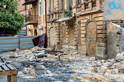 В центре Одессы сносят старый дом - бывший памятник архитектуры (ФОТО, обновлено)