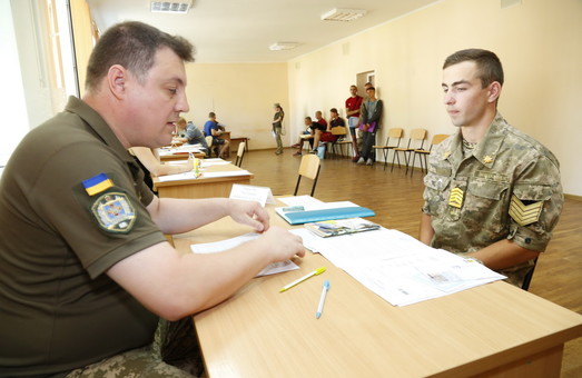 Более 300 абитуриентов поступили Военную академию в Одессе