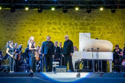 В Аккерманской крепости прошел второй опен-эйр концерт Алексея Ботвинова