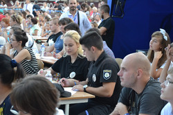 На массовый диктант по украинскому языку пришло несколько сотен одесситов и гостей города