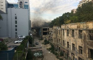 В центре Одессы горел заброшенный ночной клуб (ФОТО)