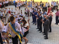 Как в Одессе новый лицей открывали: поздравил даже Порошенко (ФОТО)