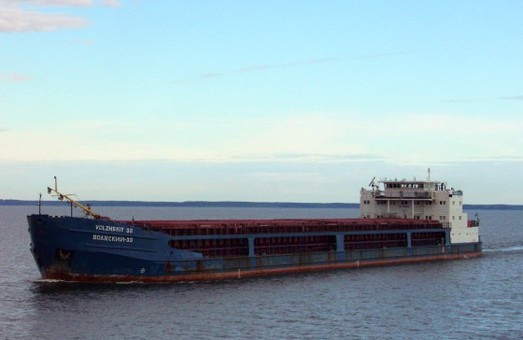 Брошенное судно на траверсе Одессы передает SOS (ВИДЕО)