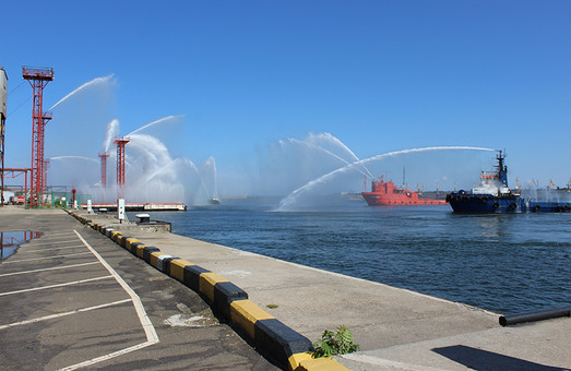 В порту Южный учились бороться с выбросами аммиака (ФОТО, ВИДЕО)