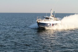 Российские катера устроили провокации в Азовском море (ФОТО, ВИДЕО)
