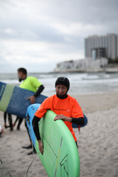Ветер и волны помогли соревнованиям серфингистов в Одессе (ФОТО)