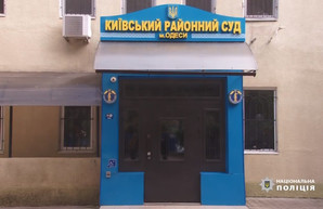 «Будут сидеть, я сказала», — судья Киевского районного суда Одессы (ФОТО, ВИДЕО)
