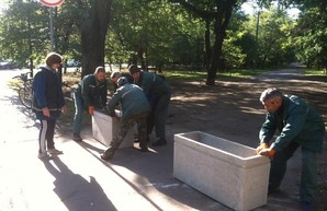 В Одессе закрывают проезды, по которым автомобили могут заехать в парки