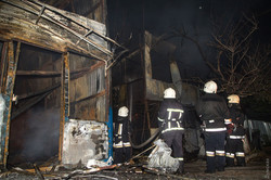 В Люстдорфе сгорели 16 куреней и двухэтажное административное здание (ФОТО, ВИДЕО)