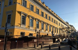 В Одессе завершается реставрация полуциркульного здания около Дюка (ФОТО)